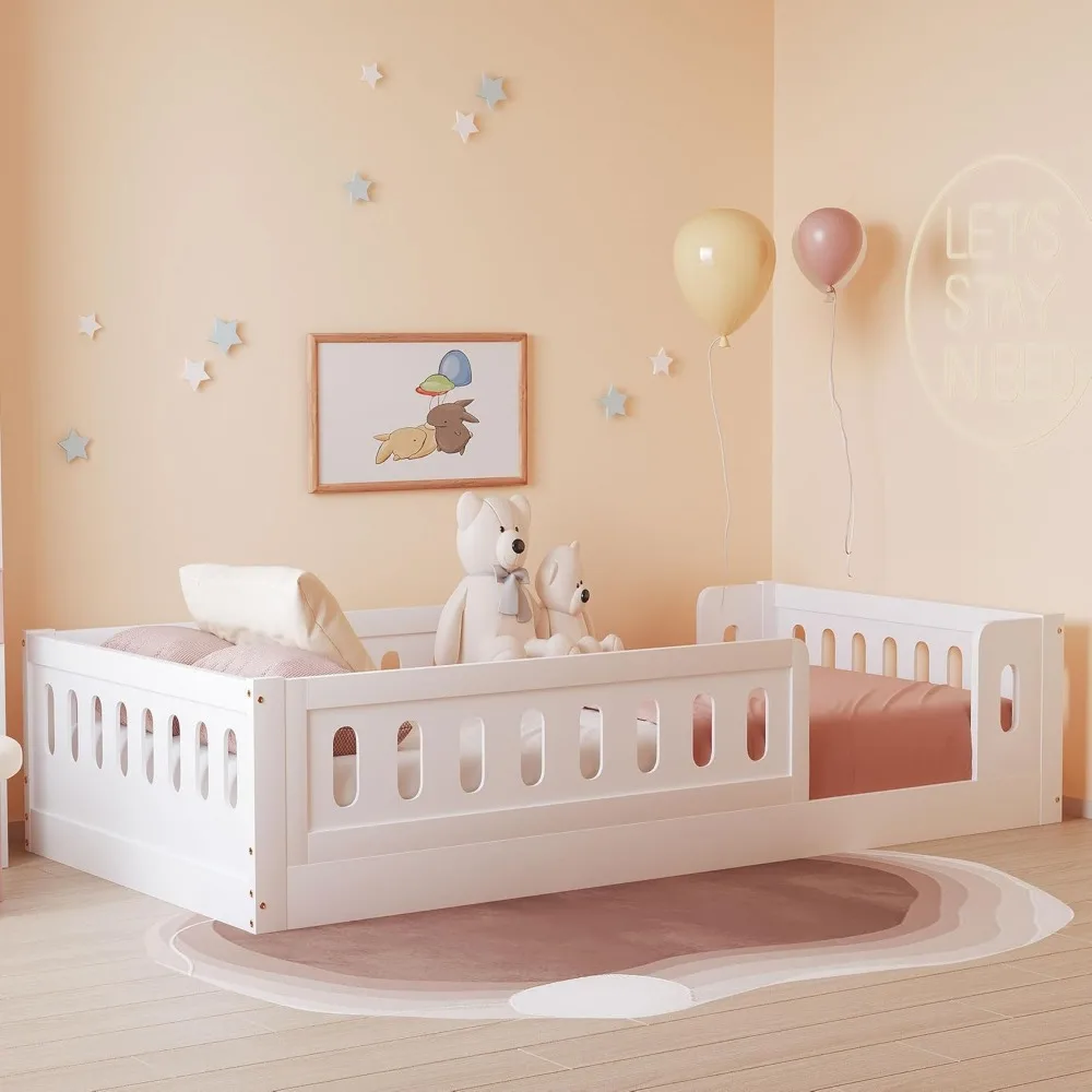 سرير أطفال من مونتيسوري ذو أرضية مزدوجة مع حاجز أمان خشبي عالي، أبيض