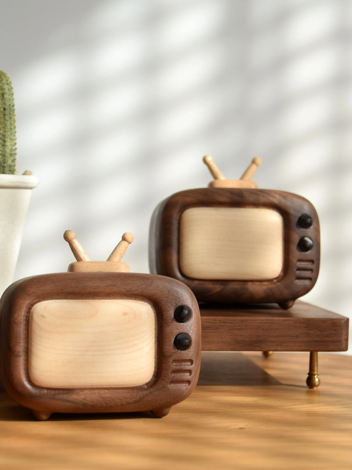 

Creative Wood Tooti Holder Walnut Wood Material Cute Chinese Sle TV New Home Decor Wooden Tooti Jar