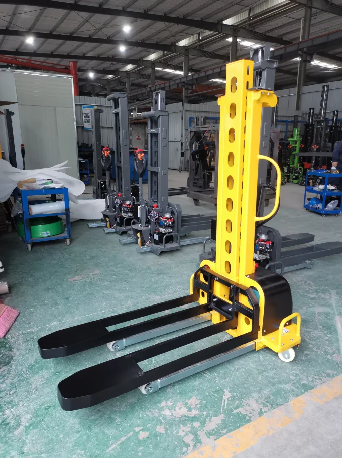 Semi-Electric Convenient Forklift 500kg 1000kg 700kg 1500kg Self-loading Stacker Loading Truck
