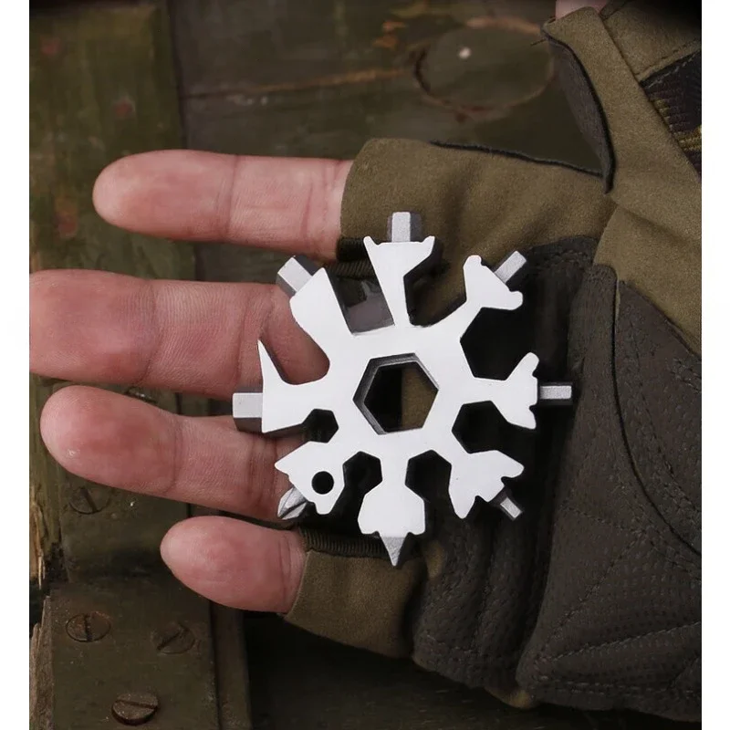 1pc Schneeflocke Schlüssel Tragbare Werkzeuge 18 In 1 Multi-Funktion Reise Outdoor Camping Entdecken Schlüssel Schnalle Sechseckigen schraubendreher Klettern