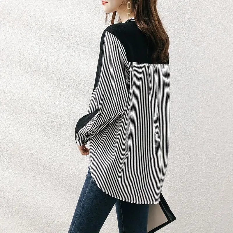 Ropa de calle, camisa asimétrica holgada a rayas para primavera y otoño, blusa coreana elegante con cuello en V y bolsillos informales para mujer