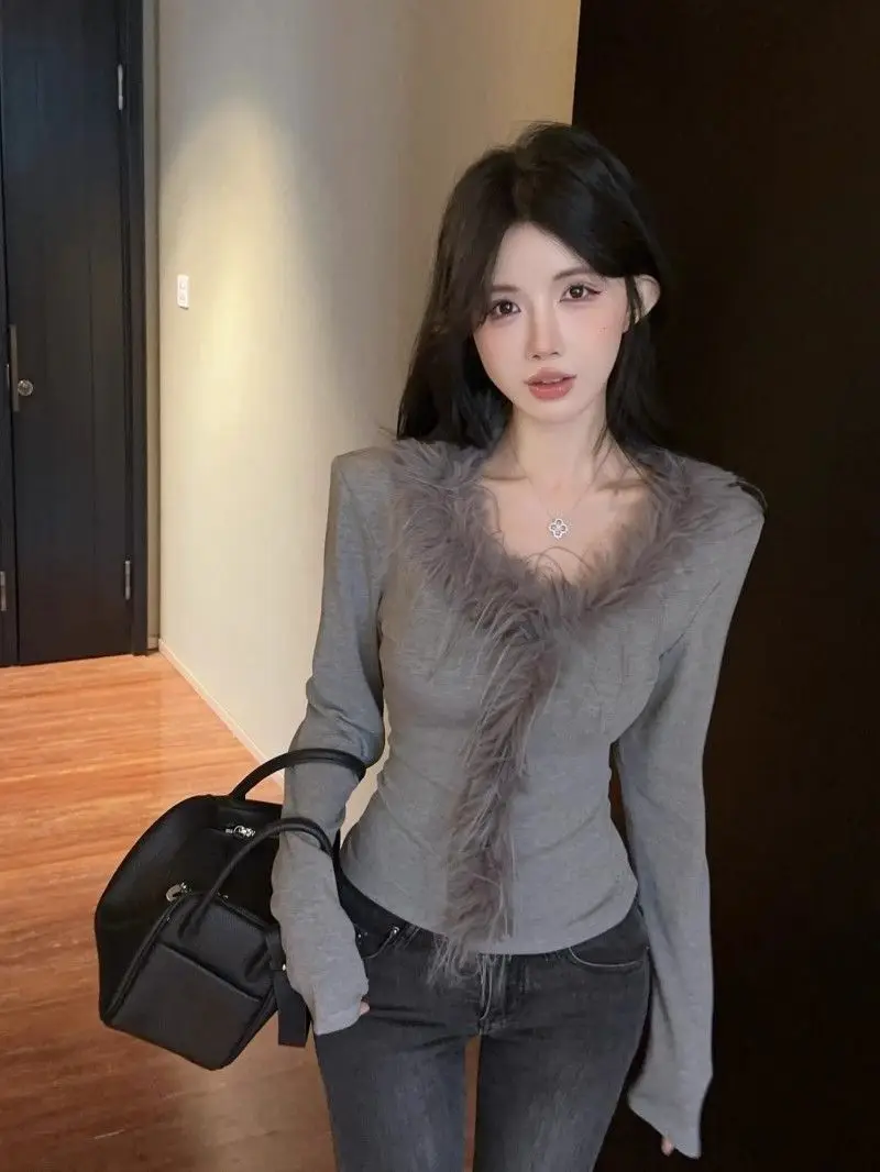 สีเทาPatchwork Furry Vคอยาวแขนยาวเสื้อยืดผู้หญิงฤดูใบไม้ร่วงฤดูหนาวใหม่แฟชั่นSlim Fit Design Senseกวางขนสัตว์ฐานชั้นTop