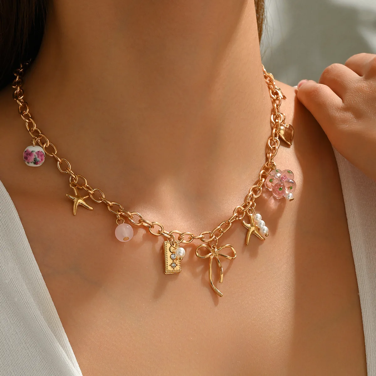 2025 قلادة على شكل قلب شريطي - مجموعة أساور من الخرز السيراميكي، مجوهرات الأزهار الأنيقة البوهيمية ذات الطبقات البسيطة