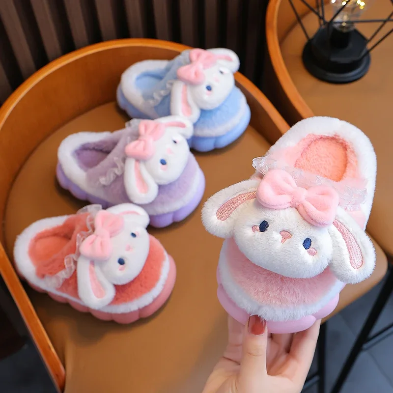 

Зимние хлопковые тапочки, Детская школьная Милая мультяшная нескользящая Мягкая подошва с бантом и кроликом, детская теплая плюшевая домашняя обувь для девочек