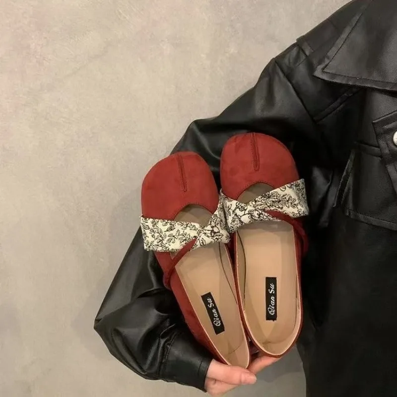 

2026 New Women's Shoes Exquisite Suede Casual Shoes for Woman Fashion Ribbon Shallow Flat Shoe Designer Shoes Zapatos De Mujer