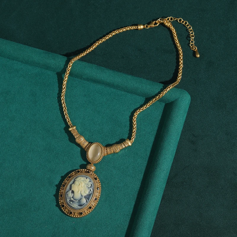 Vintage Cameo Jewelry Sets Natural Stone Oval Relief Portrait Of A Beauty Woman Pendants Retro Outfits Luxury Designs 2025 Trend