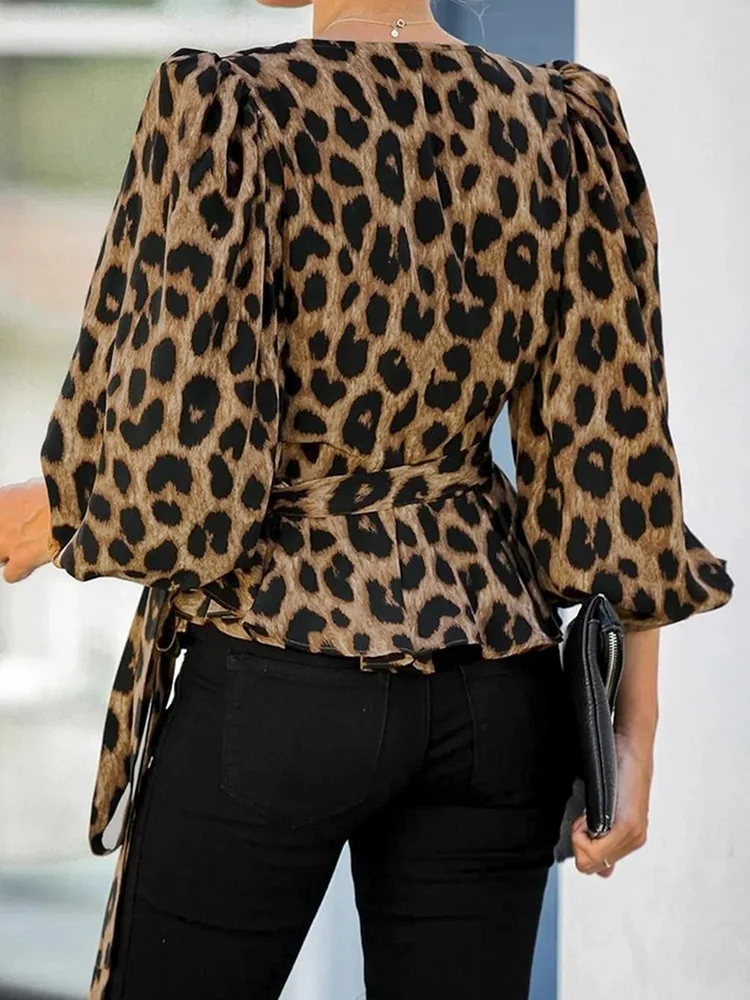 Mugen-Blusa informal con estampado de leopardo para mujer, camisa con cuello en V, talla grande, 3/4, 2024