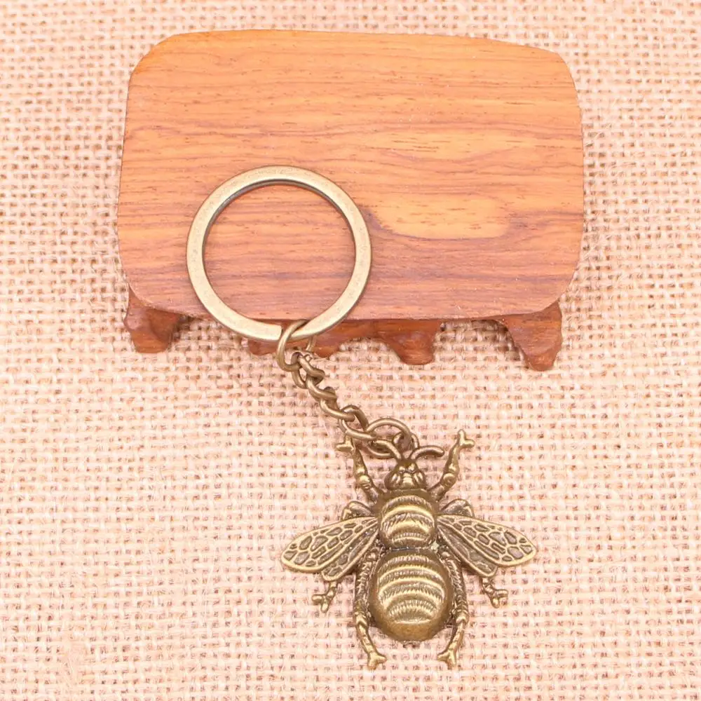 20pcs New Fashion Keychain 40x38mm hornet honey bee Pendants DIY Men Jewelry Car Key Chain Ring Holder Souvenir For Gift