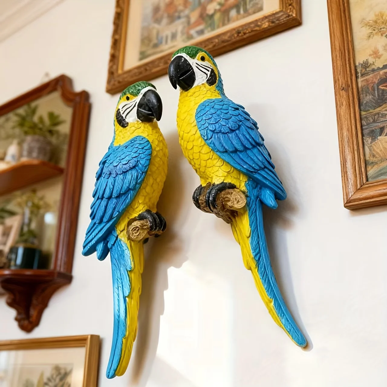 Set of 2 Colourful Resin Parrot Figurines Modern Art Bird Sculptures for Outdoor Garden Wall Lawn Courtyard & Home Natural Decor
