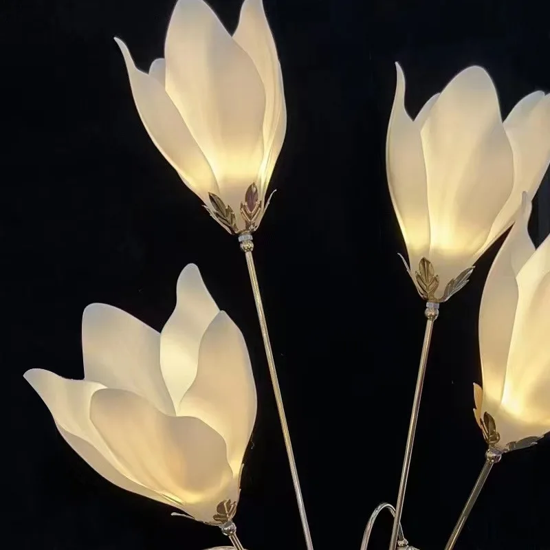 Wedding hall wrought iron electroplated magnolia flower street lamp wedding hotel decoration props lily of the valley flower lam