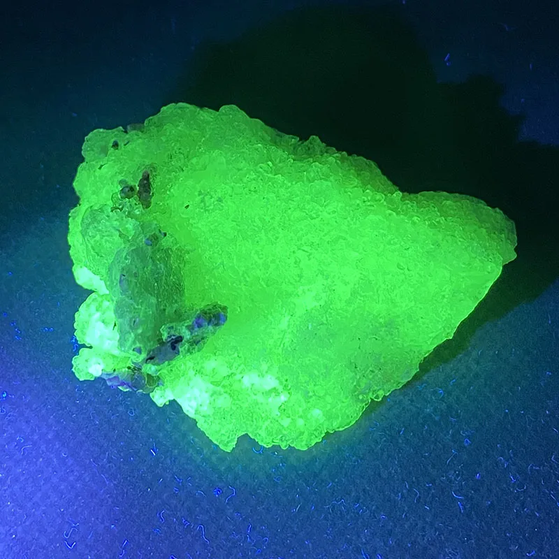 100% natural Namibia Hyalite fluorescent green Pendant mineral specimen quartz Gem collection+ Box size:35*35*35mm