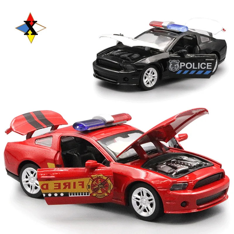 1:32 Scale Alloy Police Vehicle Model Pull Back Car Diecast Simulation Vehicle Model Decor Boys Toys Openable Door Police Car