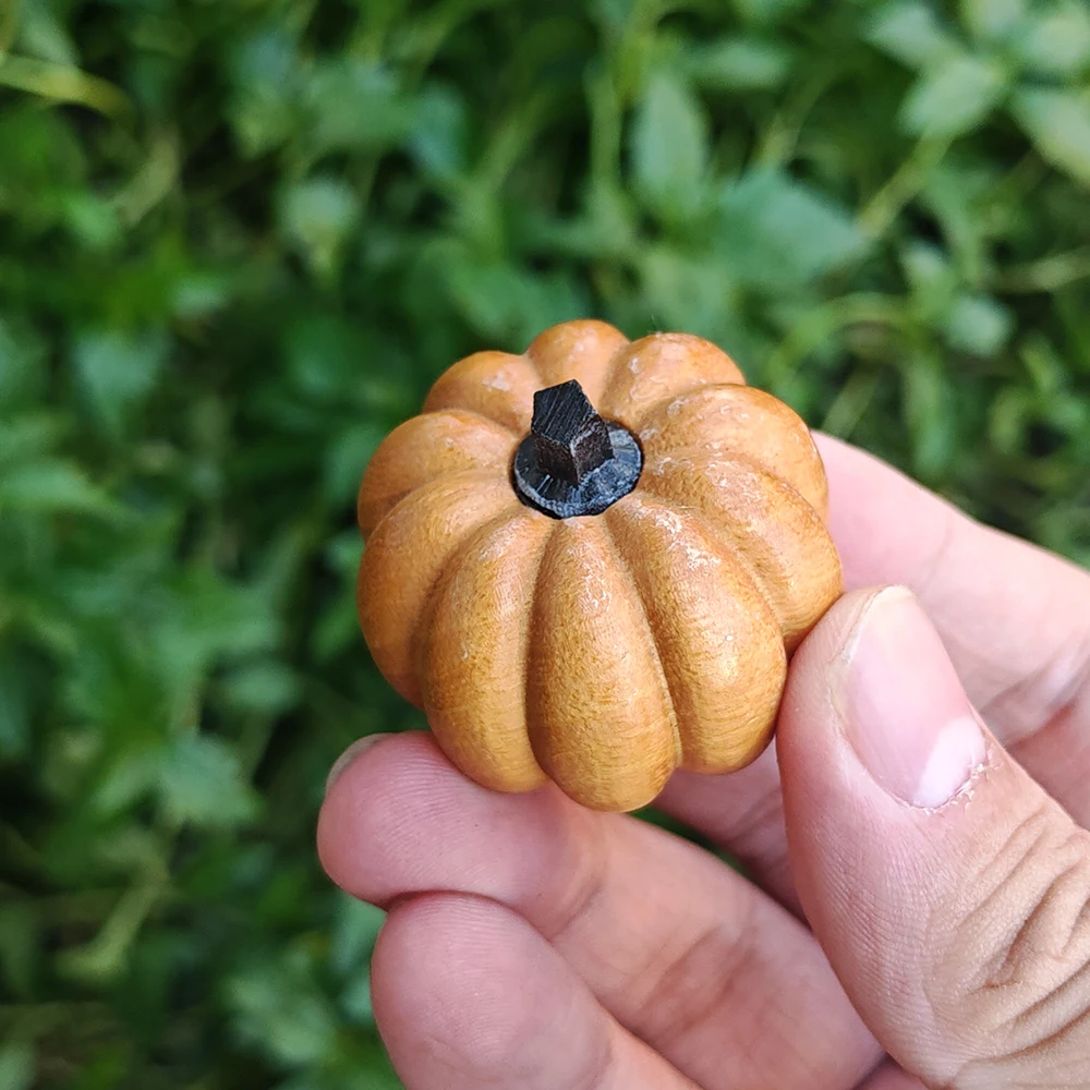 1.3 Inch Wooden Pumpkin Ornament, Hand-Carved, Animal Style, Suitable for Halloween Decorations, Party Decorations, Home Decor, Fireplace, Centerpiece Decoration, New Year Gifts, Tabletop Decorations