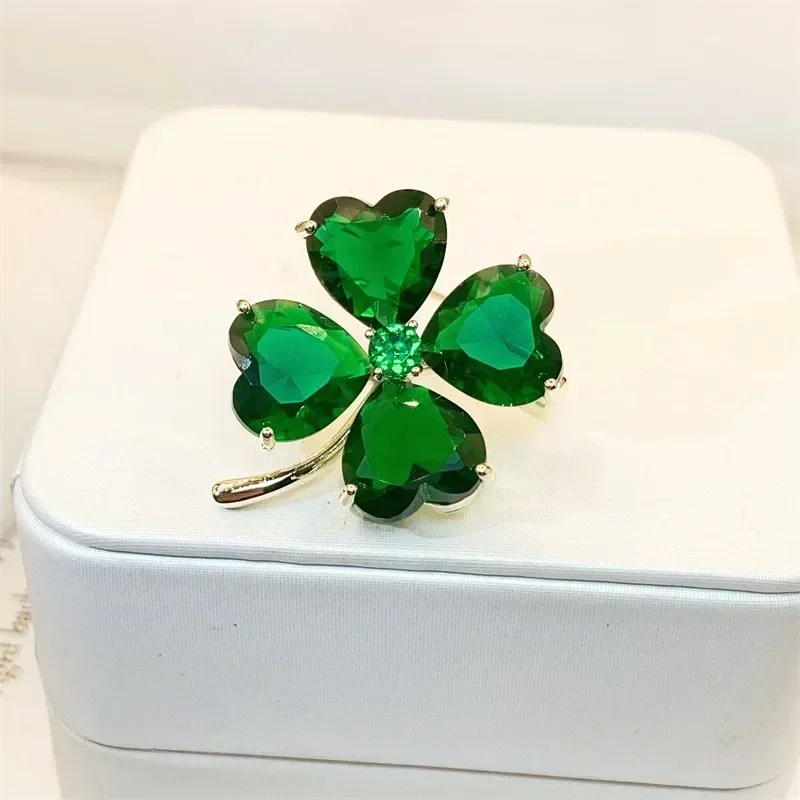 Lucky Grass To Prevent Walking Brooch Four-leaf Clover Vintage Emerald Color Brooch Female Wedding Suit Jewelry Accessories