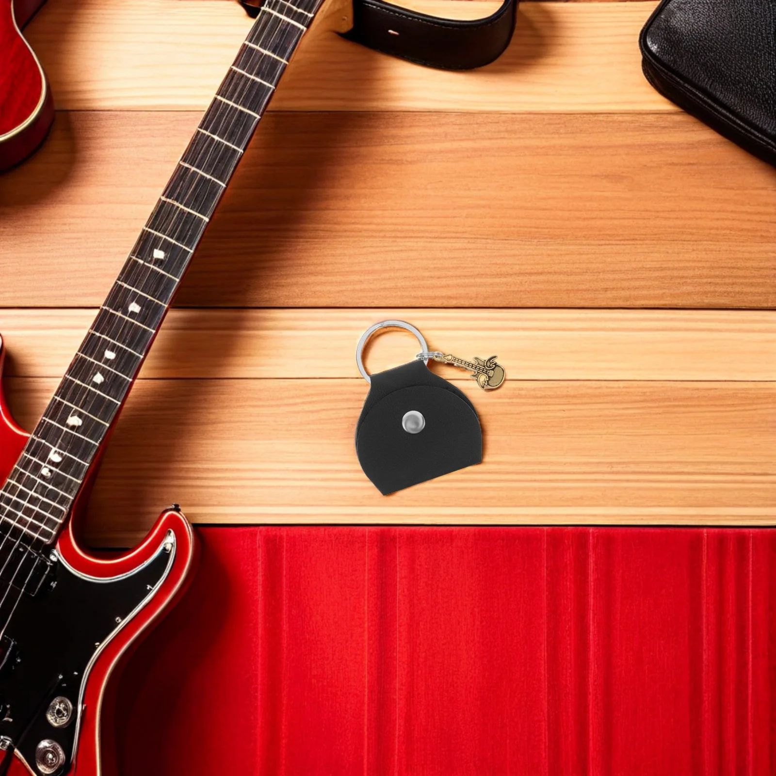 

4Pcs Guitar Pick Pouch Stylish Wing Keychain Pendant Durable Protection Portable Pick Holder for Guitarists Guitar Plectrum Bag