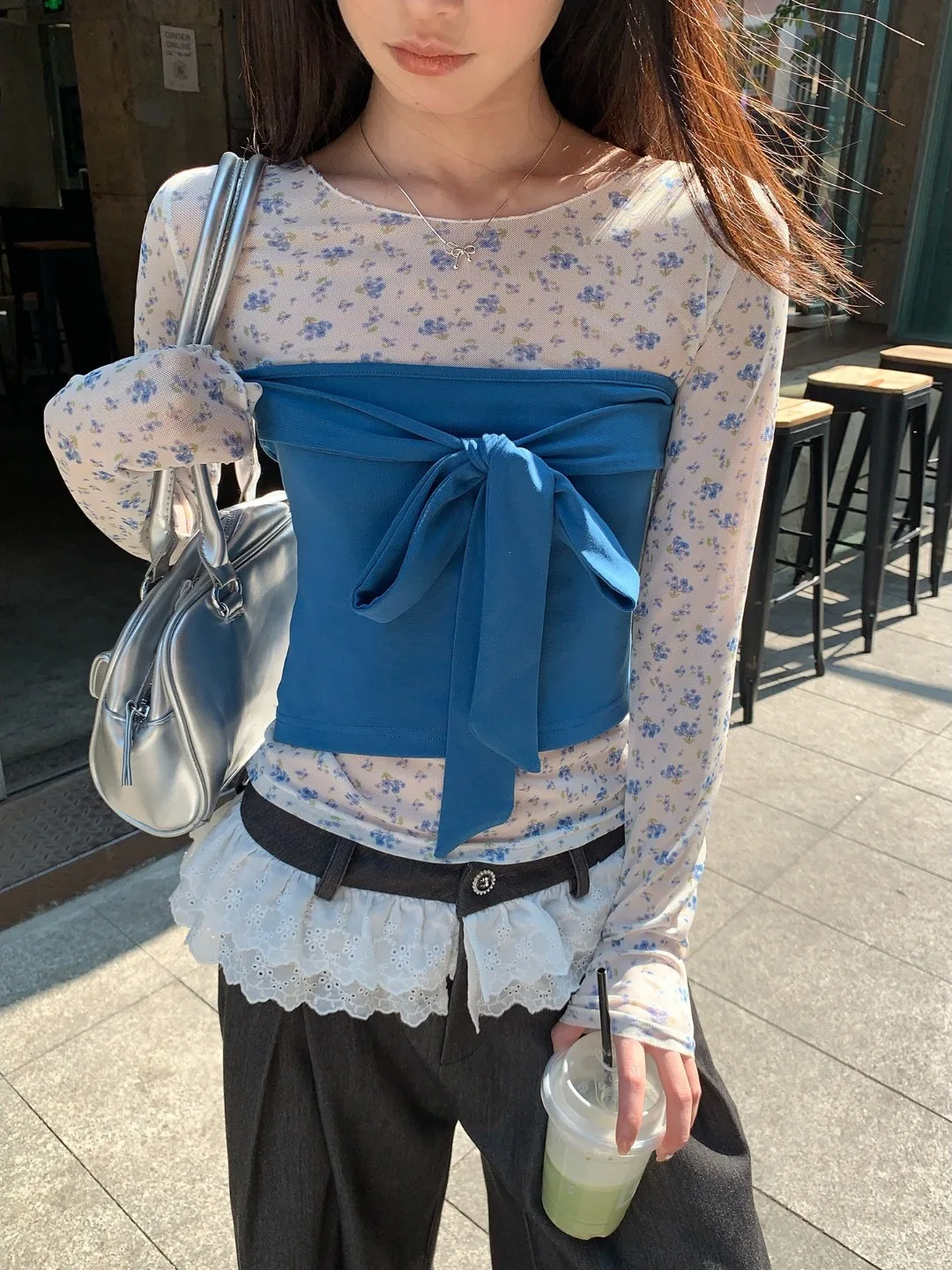 スリムフィット長袖Tシャツ レディース 夏 ブルー 花柄 シースルー カジュアルスタイル ハイウエスト ストレートカット ラウンドネックトップ 1