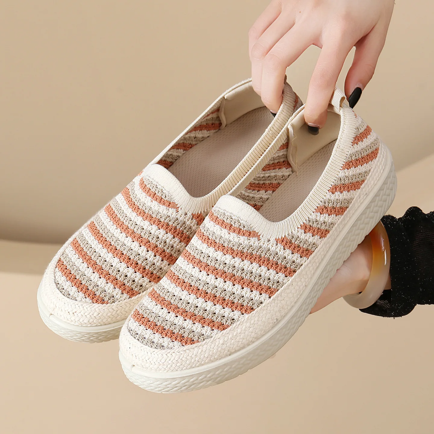 

Women's New Summer Style Comfortable Non-Slip Slip-On Casual Wear-Resistant Versatile Mom Shoes Flat Shoes