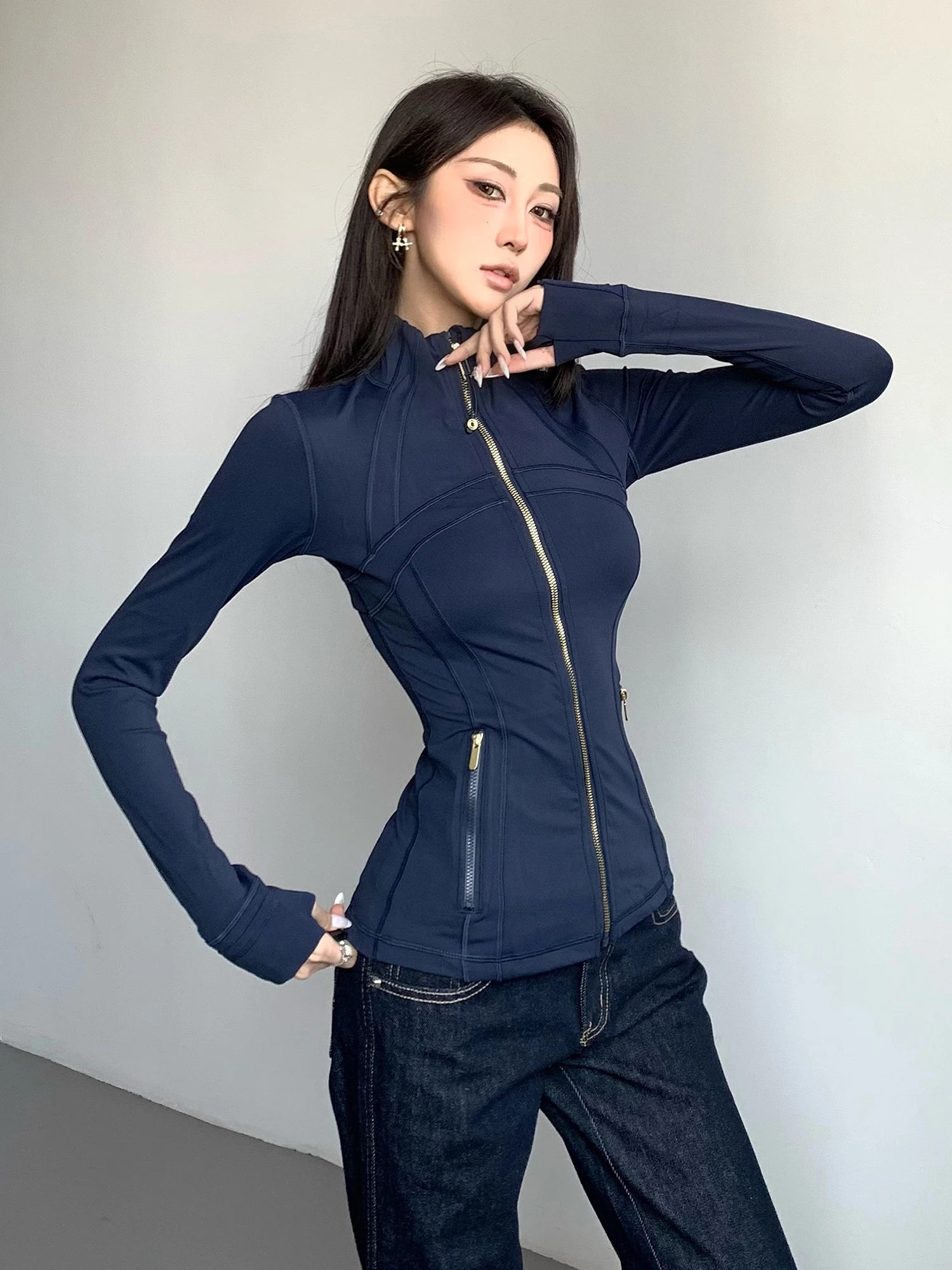 

Модная укороченная спортивная куртка Slim Fit для йоги с завышенной талией и утягивающим эффектом для женщин