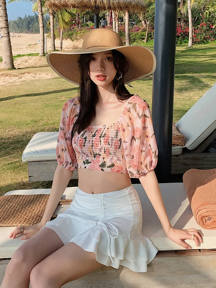 

Розовый купальник с цветочным принтом, без спинки, с короткими рукавами, женский, с воротником-бантом, фиксированными вставками на груди, термокупальник для отдыха и серфинга