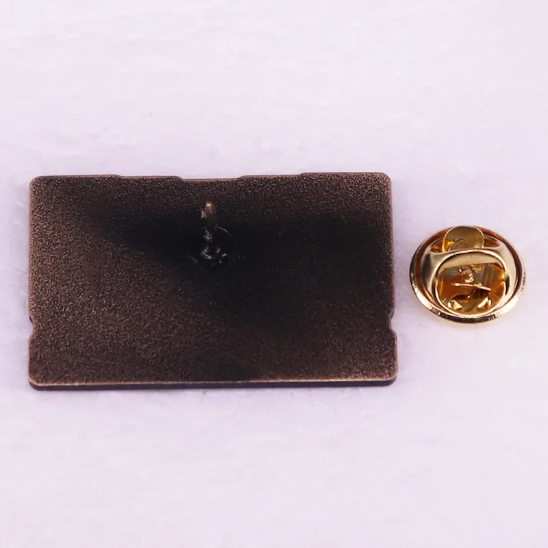 3cm 変身ヴィンテージブローチバッジアクセサリー、映画やゲームの周辺機器を飾るギフト