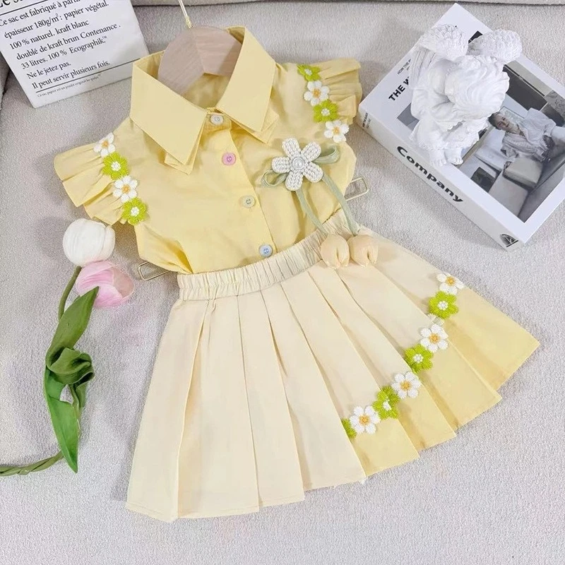 

Girl's suit Korean version foreign style children's summer thin section fly-sleeved shirt pleated skirt two-piece set