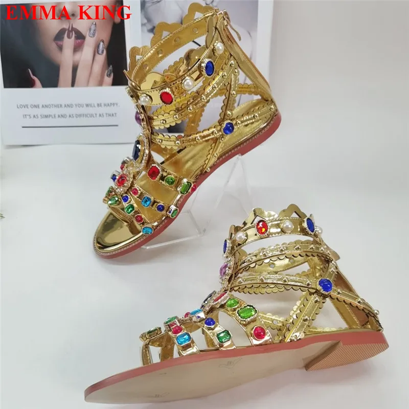 الفتيات الفاخرة الذهب حجر الراين الصنادل النساء أزياء حزب متجرد أحذية الصيف كريستال الماس أحذية الزفاف الصنادل المسطحة النساء
