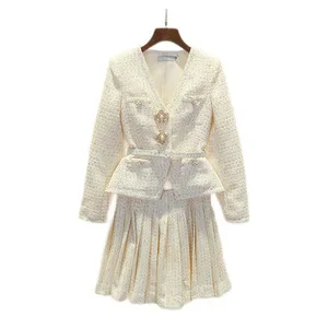 

Quality Autumn Winter Tweed Two Piece Sets Women Jackets Diamonds Pearls Button Coats Mini Short Skirts Suits White Outfits