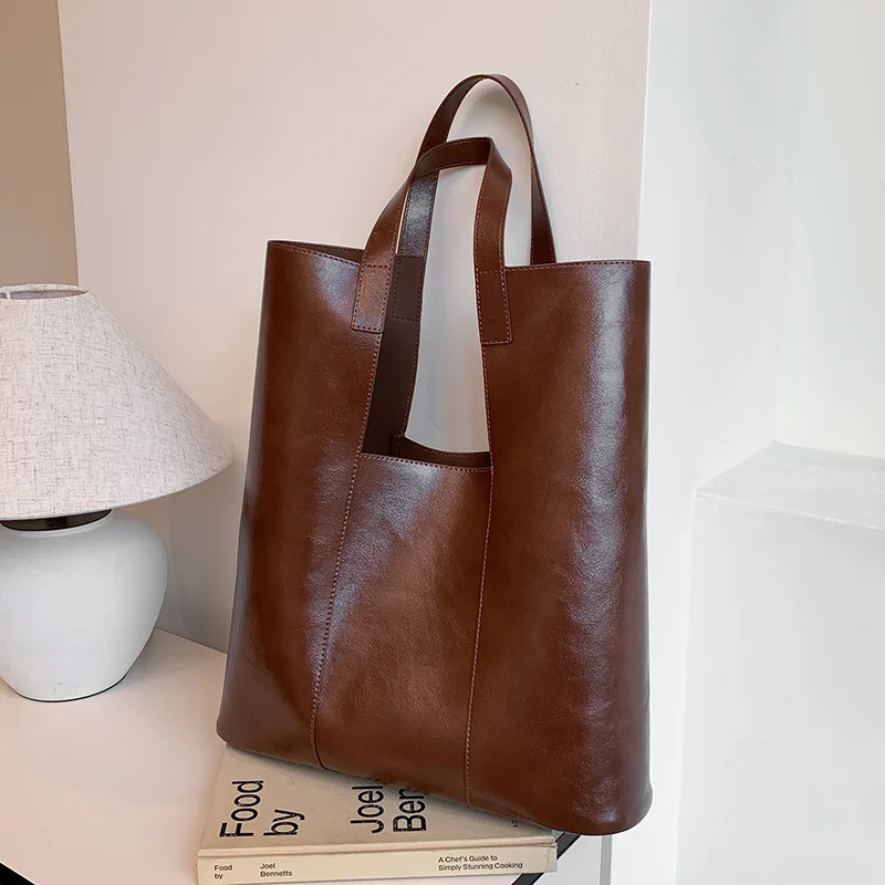 حقيبة مائلة للنساء ذات سعة كبيرة حقيبة كتف نسائية راقية من الجلد الزيتي محمولة باليد متعددة الاستخدامات حقيبة حمل كلاسيكية