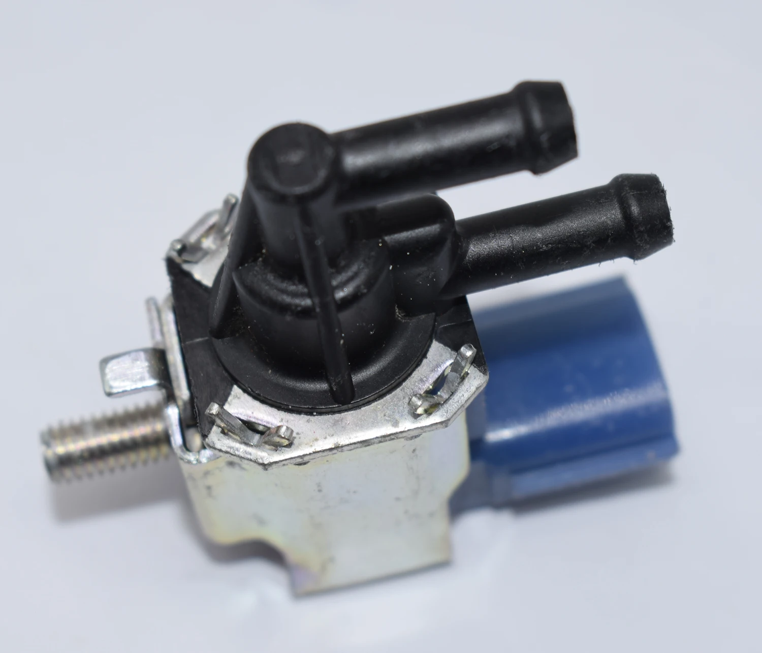 FDBD100 14930-AH100 Vapor Purge Control Vacuüm Magneetventiel Voor Nissan Almera Primera 1.8L