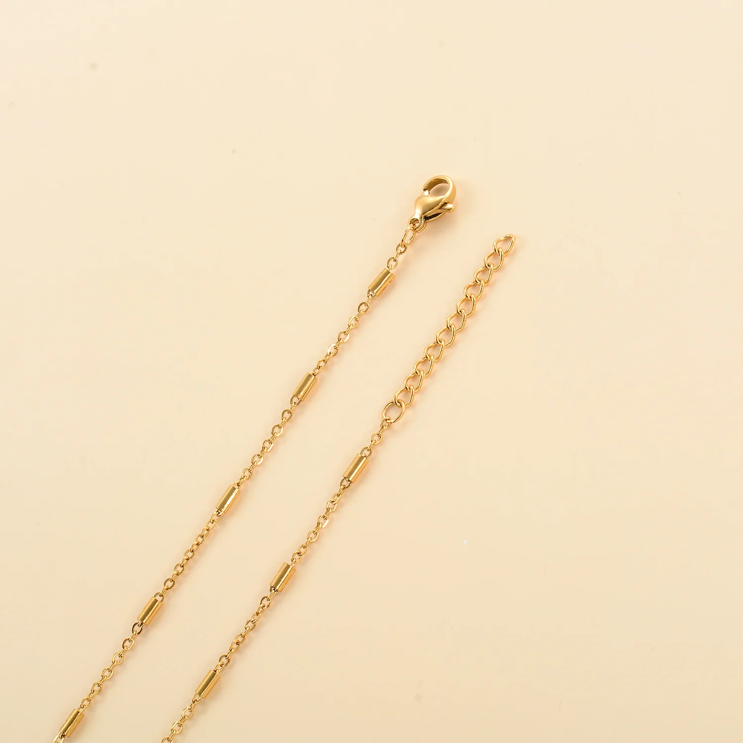 Goldfarbene Armbänder Dünner Edelstahl-Armreif Schick Verstellbar Kein Verblassen Schmucktrends im Großhandel – Detail 2