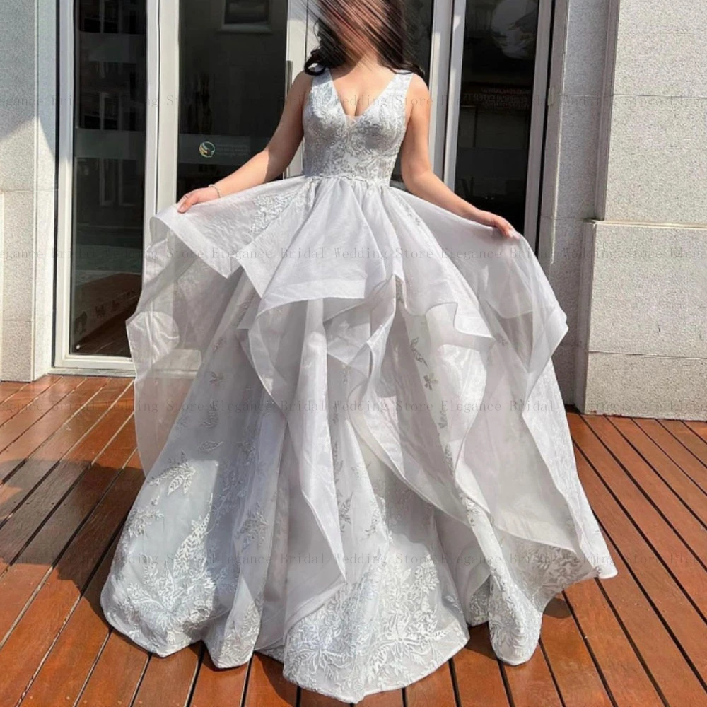 Sexy Ruffles Pleated Prom Dresses with Appliques Floor Length V-Neck Lace Long Ball Gowns for Women Silver vestido de gala