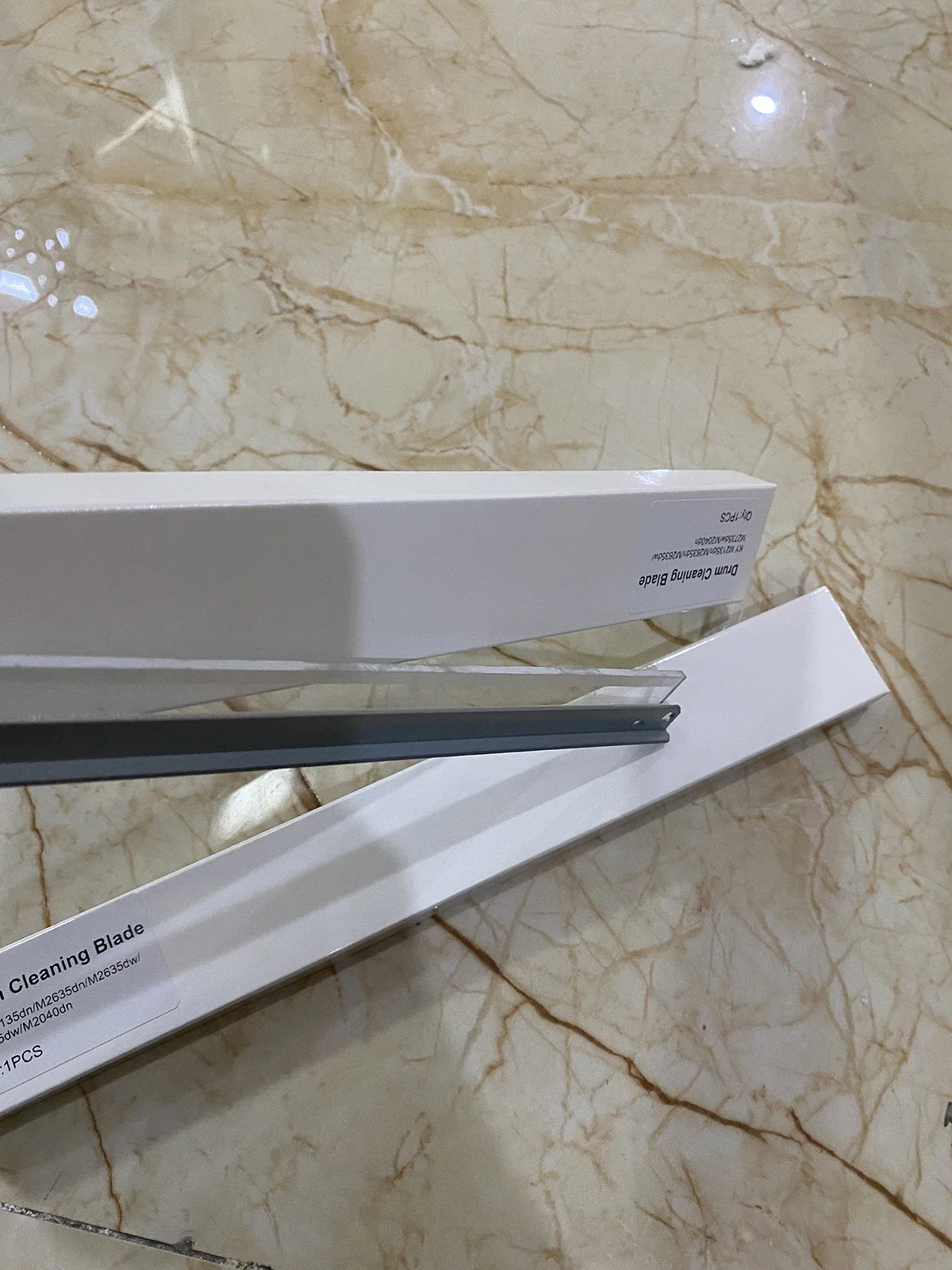 

1X 302RV93010 DK1150 M2040dn Drum Cleaning Blade for Kyocera M2040 P2235 M2135 P2040 P2335 M2540 M2235 M2635 M2640 M2735 M2835