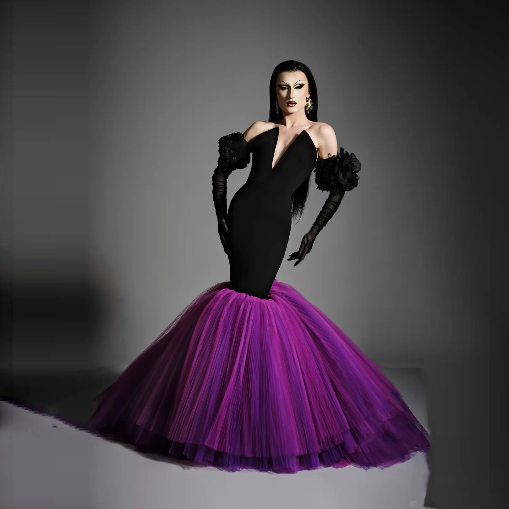 High Couture Deep V Prom Gowns Layered Off Shoulder Long Prom Party Dress Mermaid Purple Maxi Dress Black Gloves Sexy