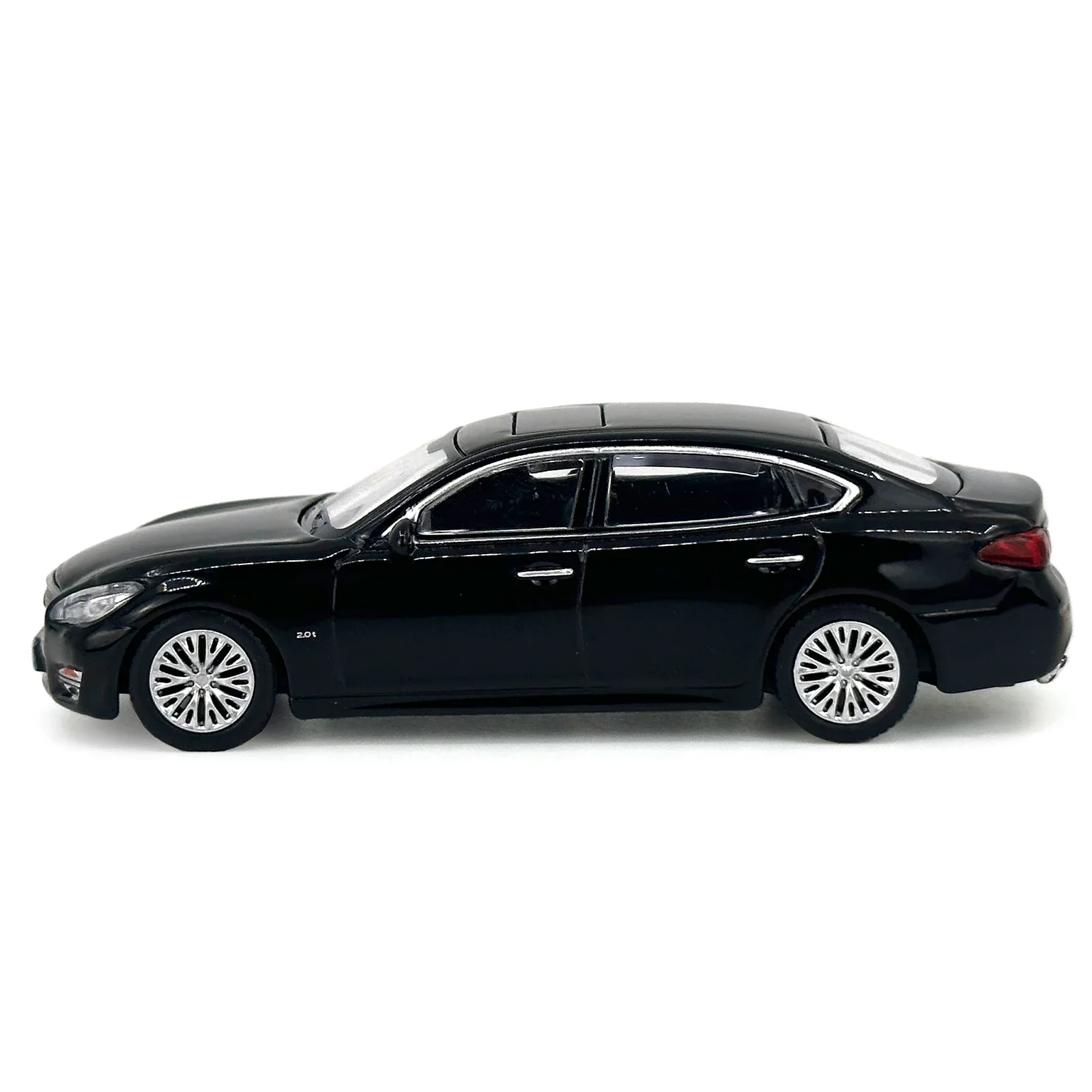 1:64 Scale Infiniti Q70L 2018 Diecast Model Miniature Toy Car Vehicle alloy car image 4