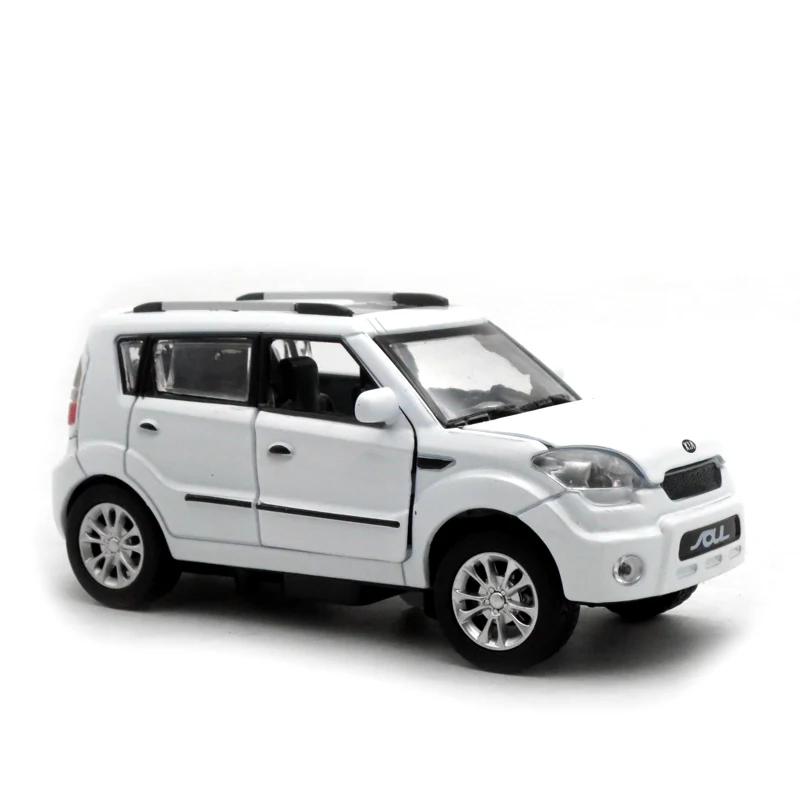 1:32 Kia Soul Legering Automodel Diecasts & Speelgoedvoertuigen Metalen Pull Auto Simulatie Geluid Licht Collectie Children Speelgoed Geschenken