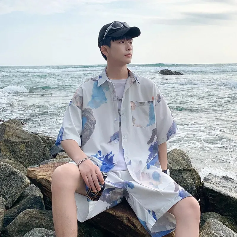 

Fashionable Men's Suit Casual Lapel Buttoned Patchwork Shirt Shorts Beach Cardigan Short-sleeved Two-piece Set