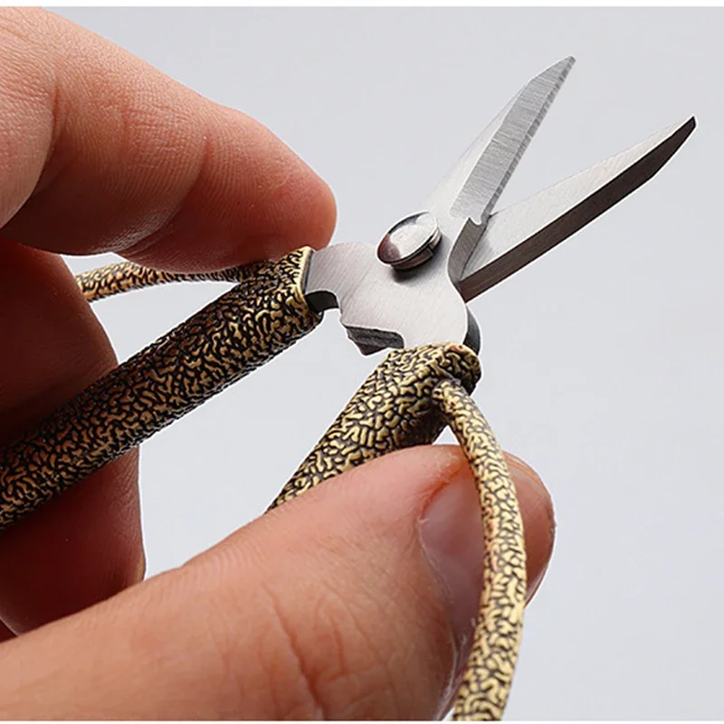 Vintage Stainless Steel Pointed Scissors Multifunctional Home Handmade DIY Embroidery Paper Cutting Cloth Tailoring Scissors