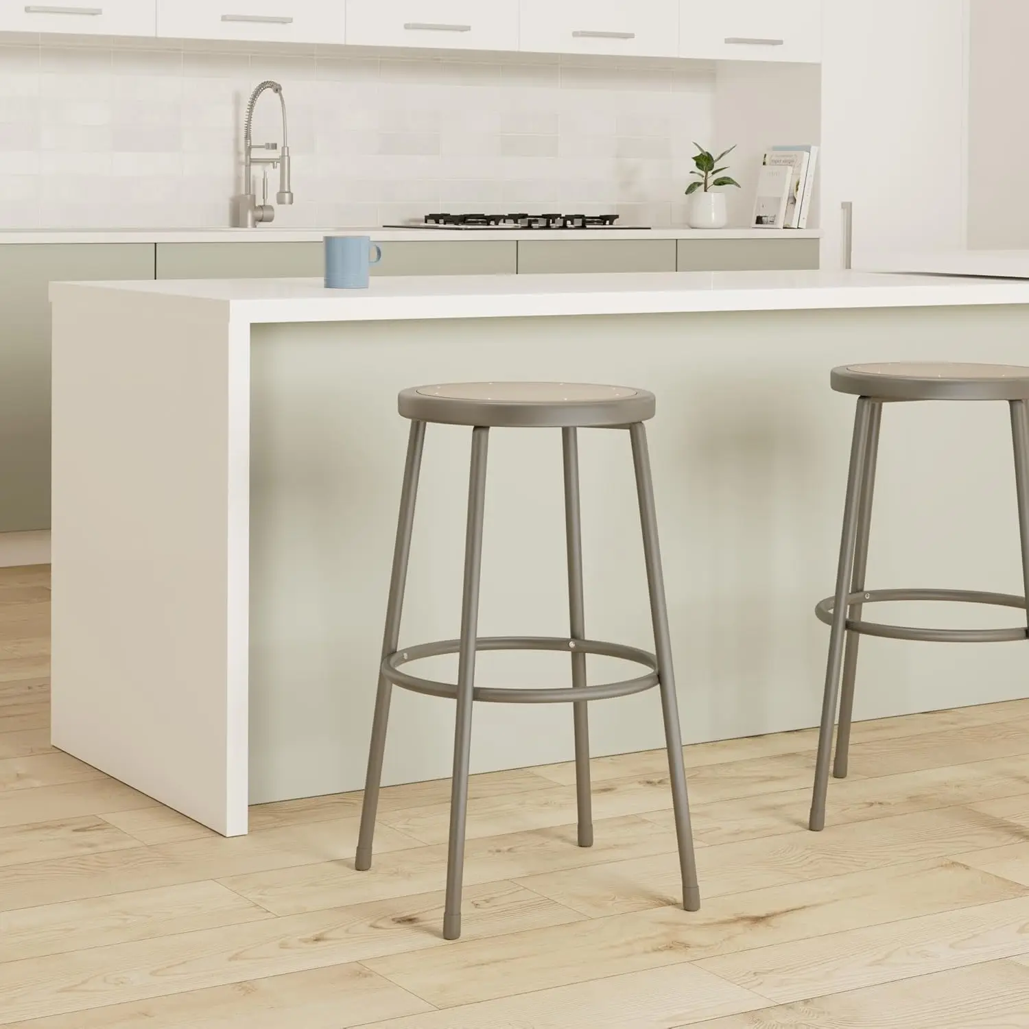 Taburete industrial de metal, altura de barra de 30 pulgadas, capacidad de 300 lb - Base gris asiento marrón - Taburete de pub de garaje de taller