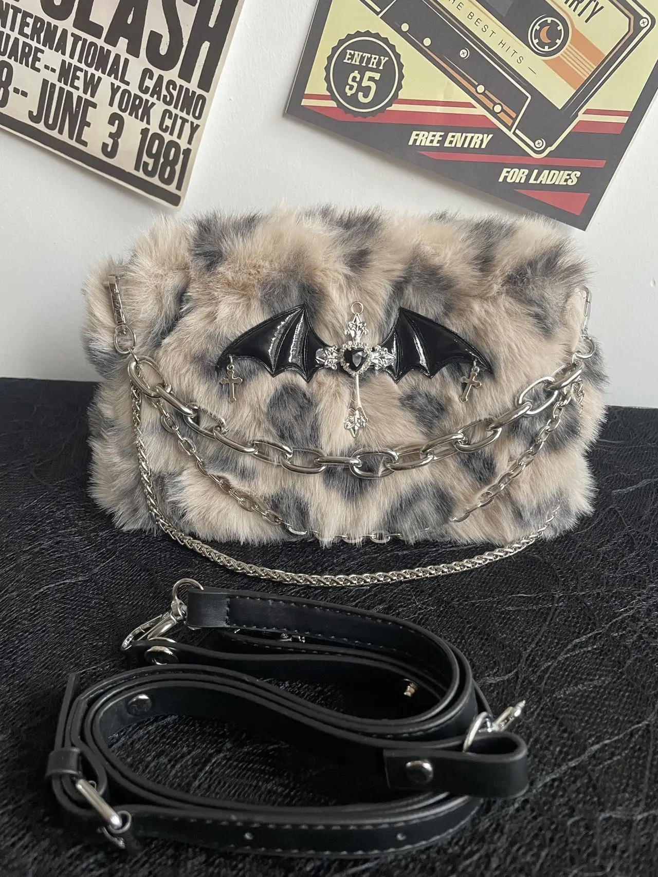 Y2K Black Wing Decor Shoulder Bag Fashion Metal Chains Tote Bag for Women Original Designed Faux Fur Leopard Handbags