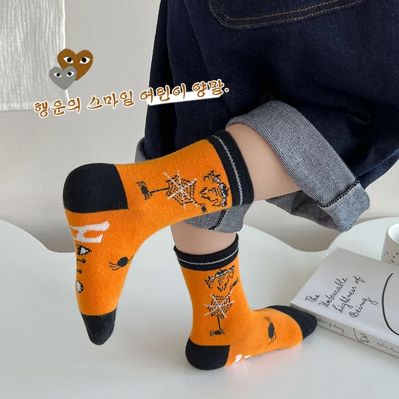 Five Pairs of Spring and Autumn Children Halloween and Christmas Basics All Fashion Boys and Girls Mid-tube Socks