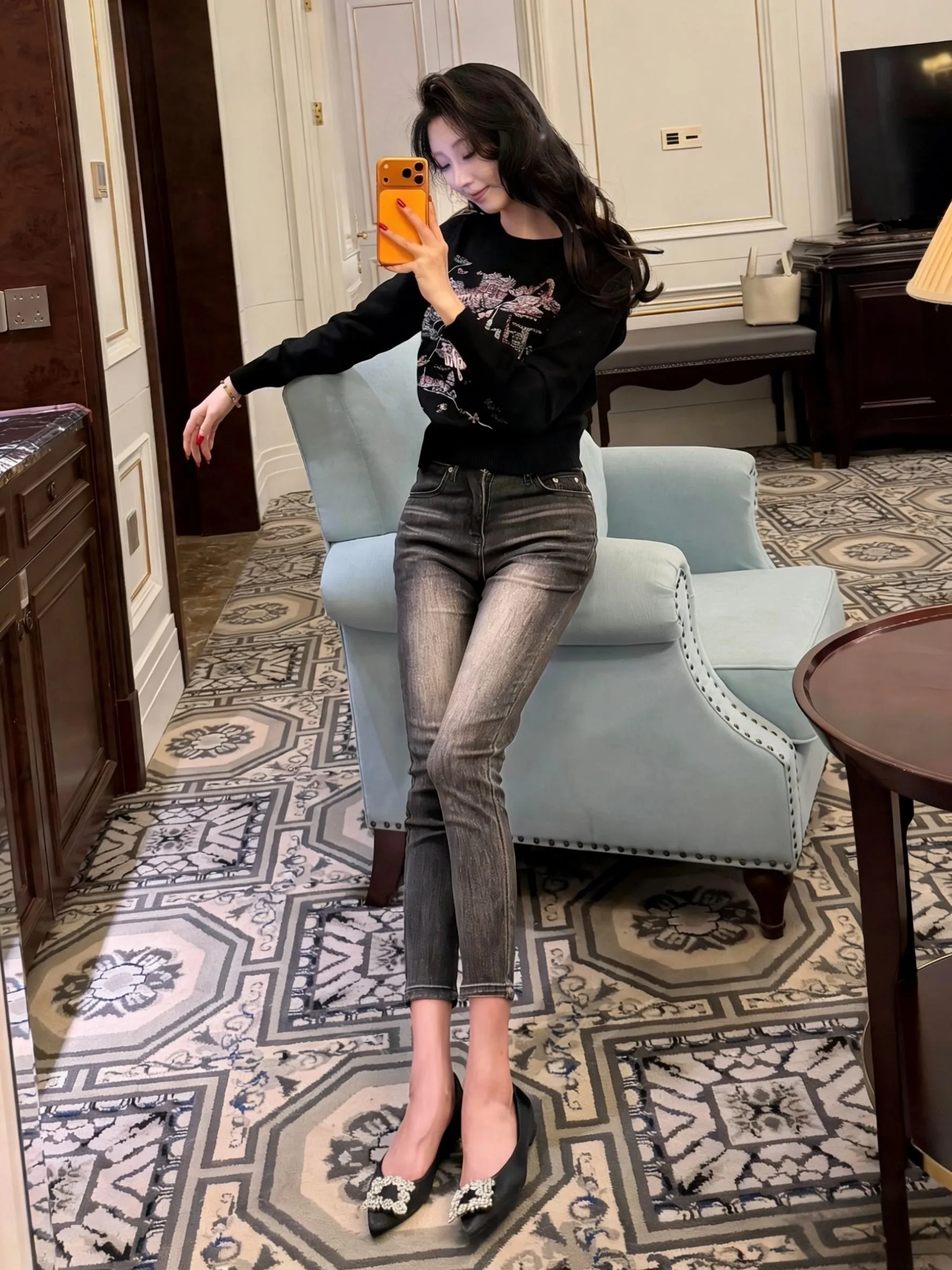 

Универсальные джинсы-капри Slim Fit с высокой талией из хлопкового стрейч-денима в корейском стиле, с эффектом выварки и выбелки, расклешенные, с эффектом подтяжки ягодиц