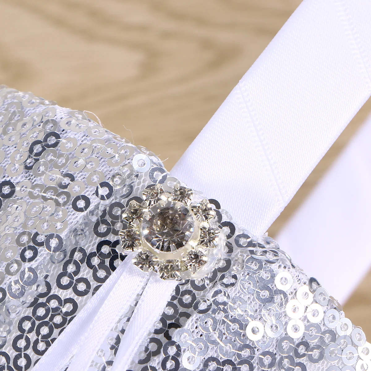 

Vintage 13x22cm Wedding Flower Girl Basket with and Faux Pearl Embellishment for Ceremony Wedding Basket