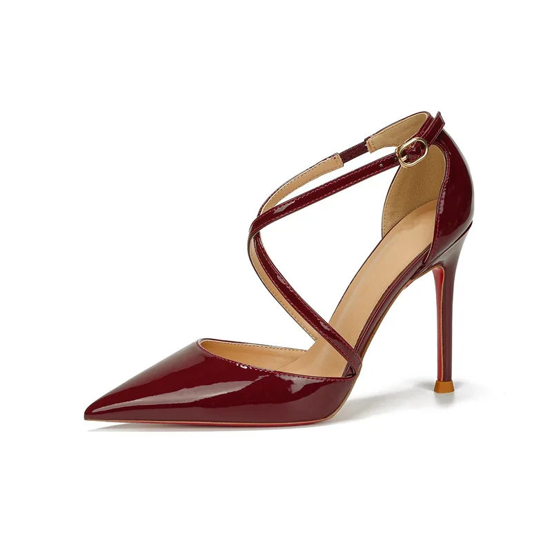 

Новые универсальные женские туфли с перекрестными ремешками и вырезами на мыске для офиса 2026 года