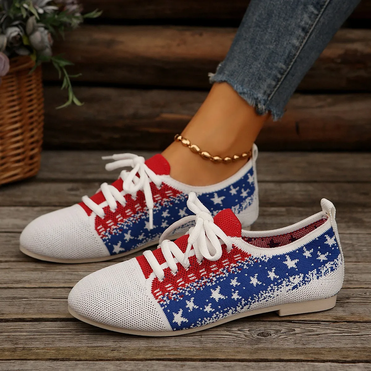 女性用の先のとがったヘッドを備えたローヒール,カジュアルスニーカー,エレガントでセクシー,エレガントで安価,豪華なトレンド,クリアランス,新しいクリアランス