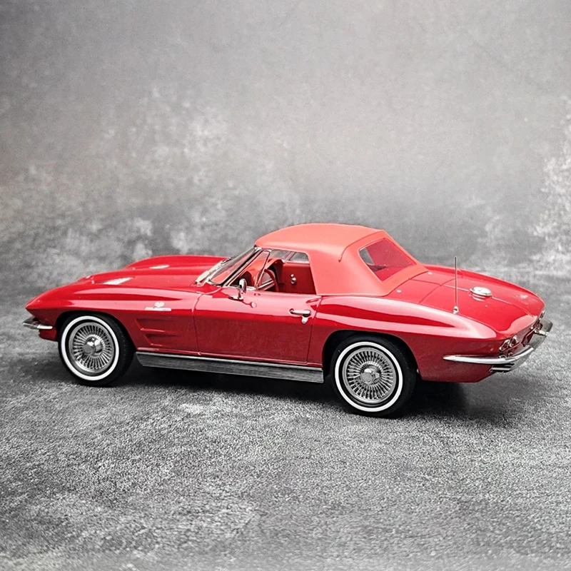 NOREV Diecast نموذج 1:18 شيفروليه كورفيت ستينج راي 1963 نموذج سيارة هدية عيد ميلاد معدنية إرسال صديقها زخرفة ثابتة