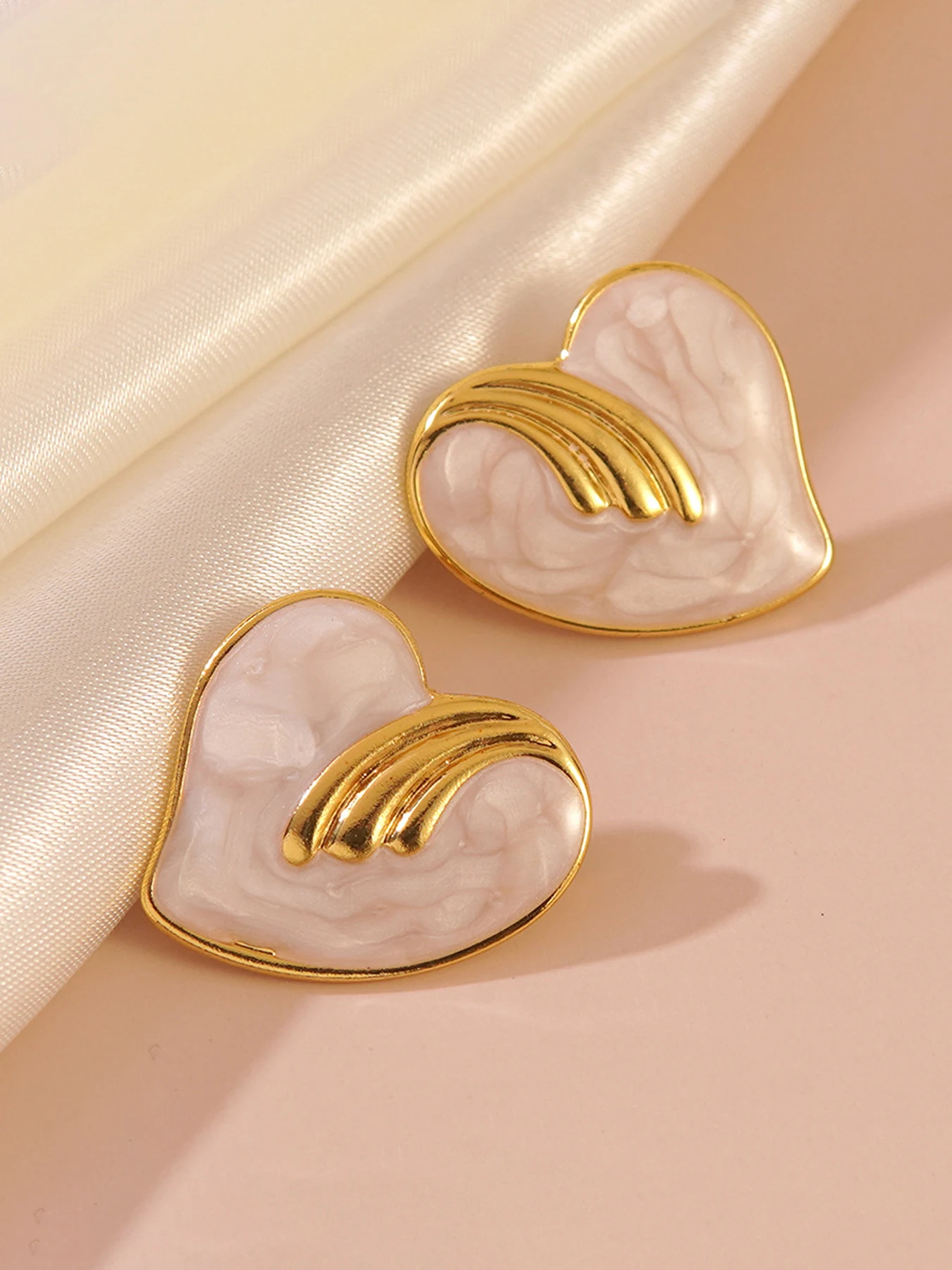 

Fashion Colorful Oil-Drop Heart Stud Earrings, French New Vintage Simple Design, Stainless Steel Casual Jewelry for All Seasons