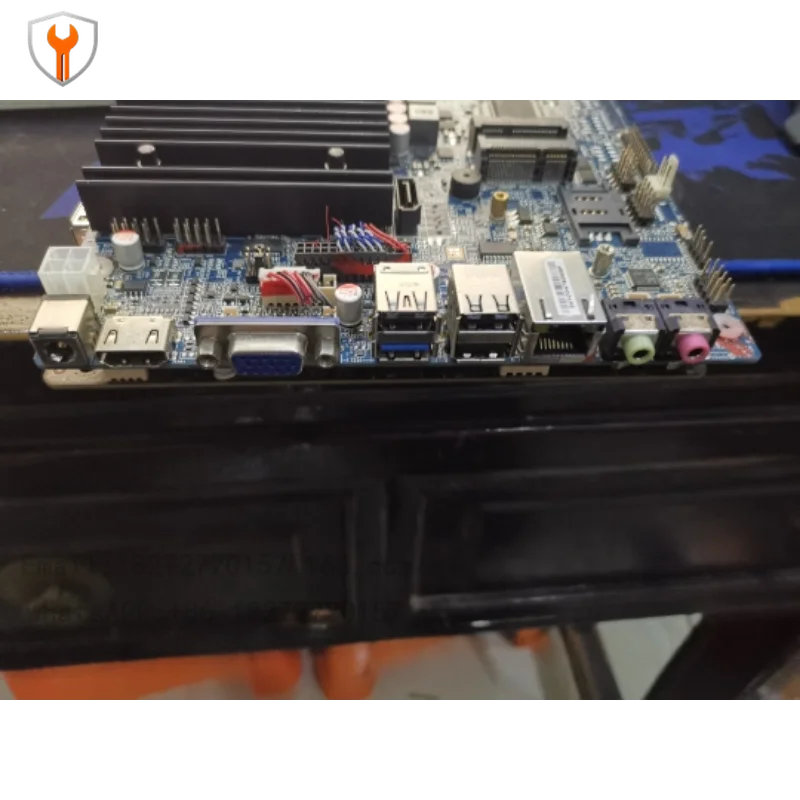 MI-J1900SL-N/J1900 رباعي النواة 2.0G آلة اللوحة الرئيسية رقيقة جدا اللوحة الرئيسية COM/LVDS/MSATA