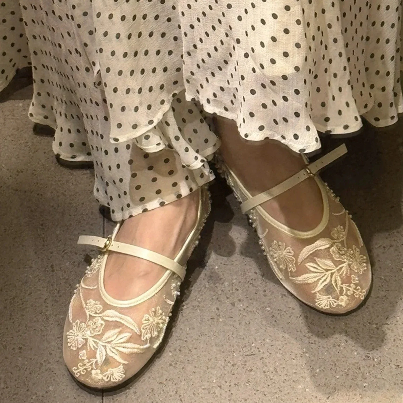 

Women's Floral Embroidered Mesh Mary Jane Flats, Square Toe Pearl Decor Ballerina Shoes, Elegant Retro Casual&Bridal Footwear