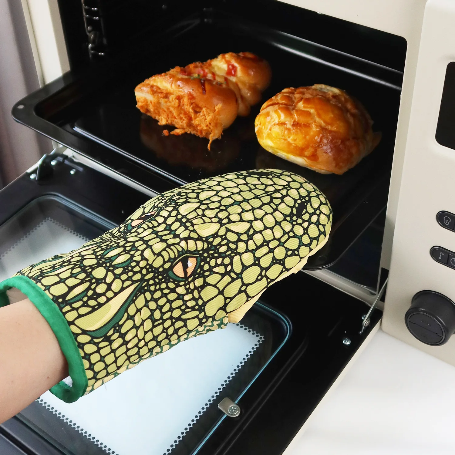 Cartoon animal heat insulation gloves Crocodile thickened oven gloves BBQ gloves Kitchen heat resistant gloves