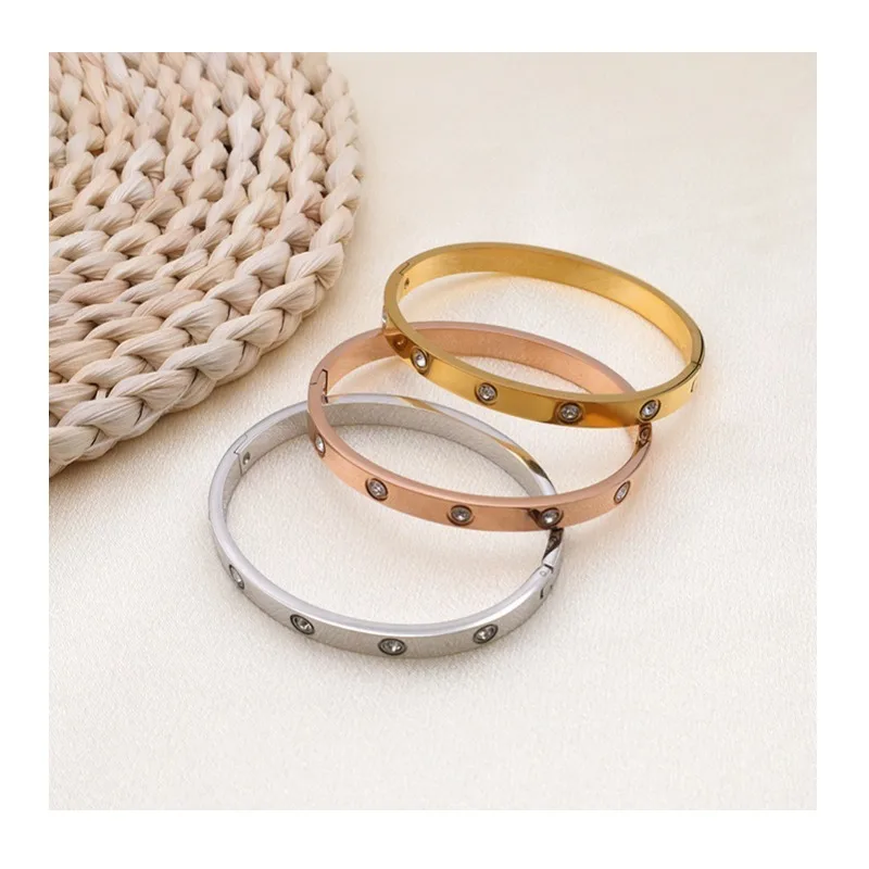 

Hot-selling Titanium Steel Couple Bracelet, Simple and Elegant Gypsy Full of Diamonds, Fashionable Titanium Steel Jewelry Does N